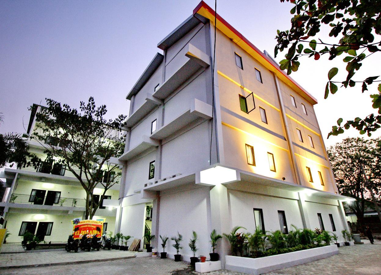 Dparagon Medokan Ayu Hotel Surabaya Exterior photo